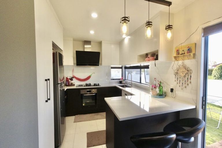 Photo of property in 13 Sudbury Court, Rototuna North, Hamilton, 3210