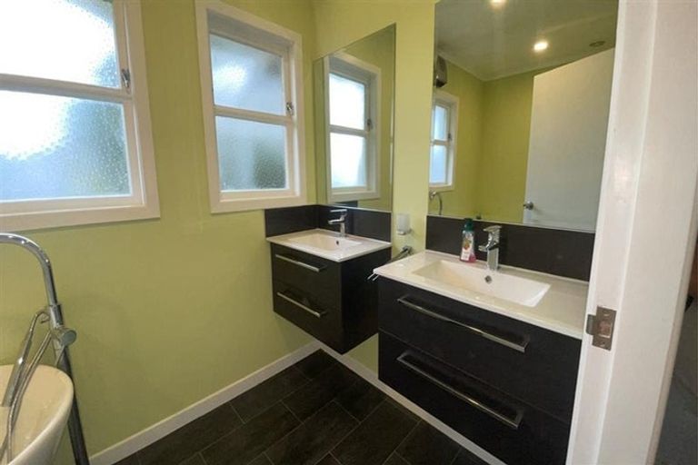 Photo of property in 6a Kelvin Road, Papakura, 2110