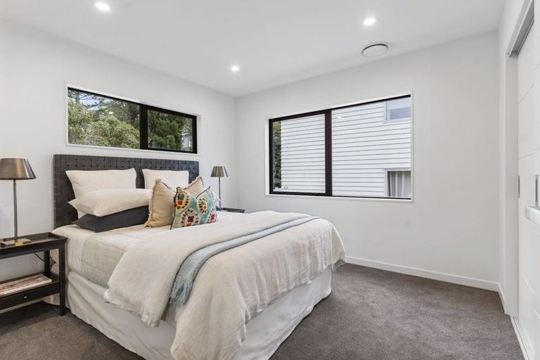 Photo of property in 19a Arosa Place, Forrest Hill, Auckland, 0620