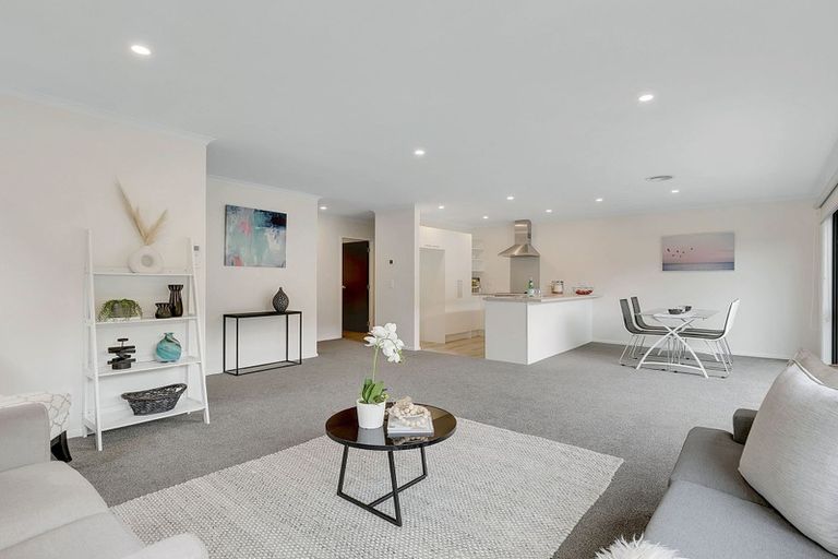 Photo of property in 104 Rangituhi Crescent, Takapuwahia, Porirua, 5022