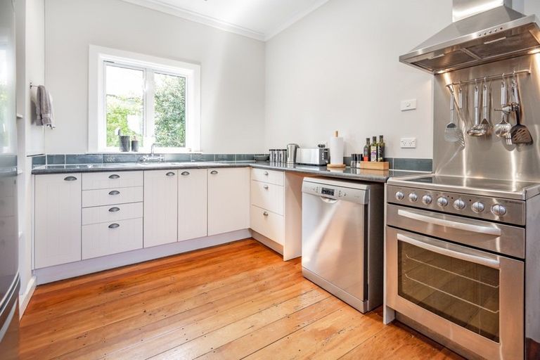 Photo of property in 128 Frederick Street, Mayfair, Hastings, 4122