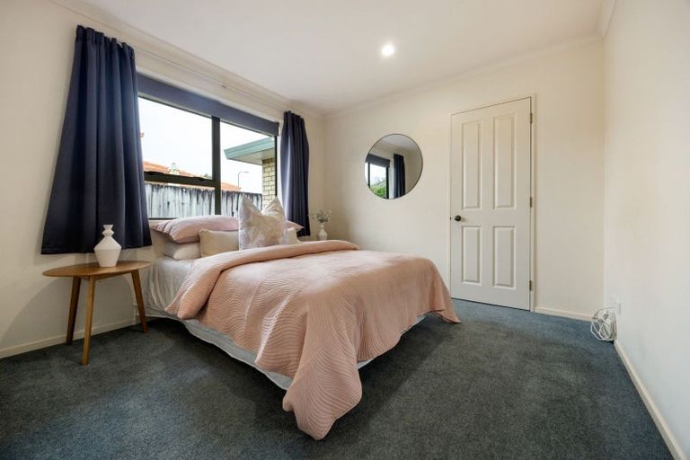 Photo of property in 12 Greenough Place, Rototuna, Hamilton, 3210