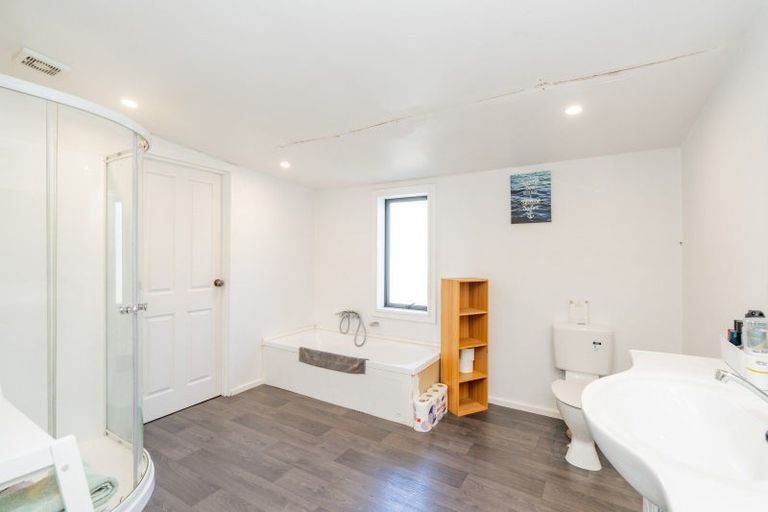 Photo of property in 6 Ocean Beach Road, Bluff, 9814