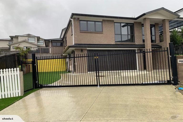 Photo of property in 12 San Casello Rise, Henderson, Auckland, 0612