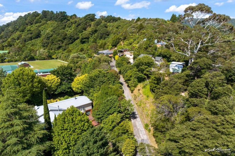 Photo of property in 27 Plateau Road, Te Marua, Upper Hutt, 5018