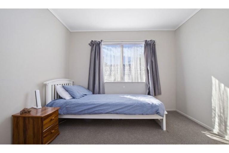 Photo of property in 11 Dawn Place, Waiuku, 2123