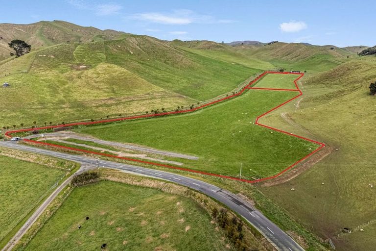 Photo of property in 246 Hopelands Road, Woodville, 4997