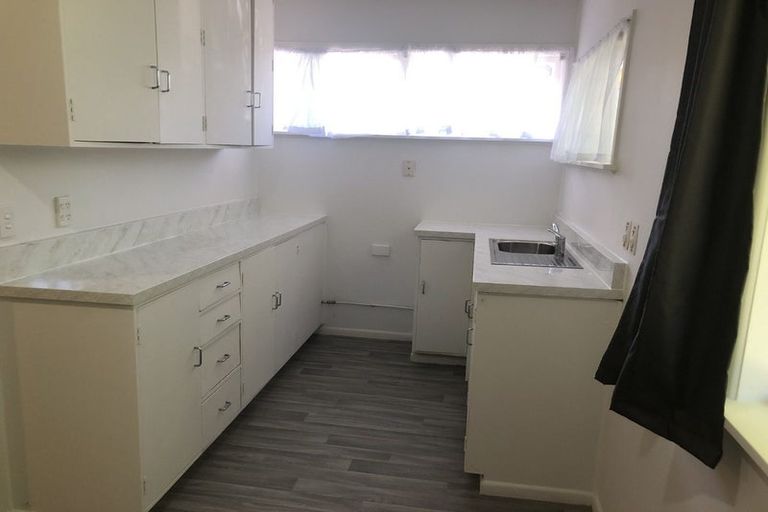 Photo of property in 1/68 Titirangi Road, New Lynn, Auckland, 0600