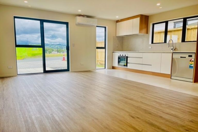 Photo of property in 22 Rorotu Avenue, Karaka, Papakura, 2113