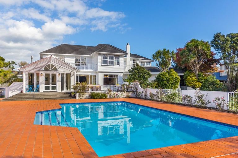 Photo of property in 32 Military Road, Boulcott, Lower Hutt, 5010