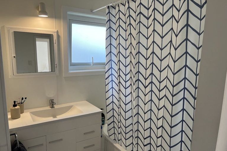 Photo of property in 2/106 Monarch Avenue, Hillcrest, Auckland, 0627