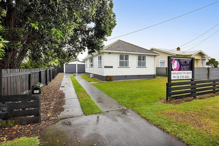 Photo of property in 304 South Road, Hawera, 4610