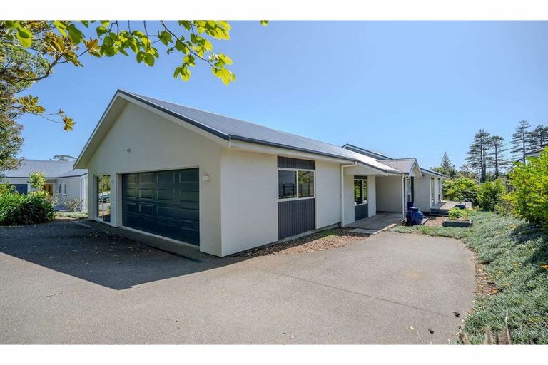 Photo of property in 2 Appletree Lane, Kerikeri, 0230