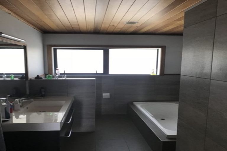 Photo of property in 8 Brenton Place, Whangamata, 3691