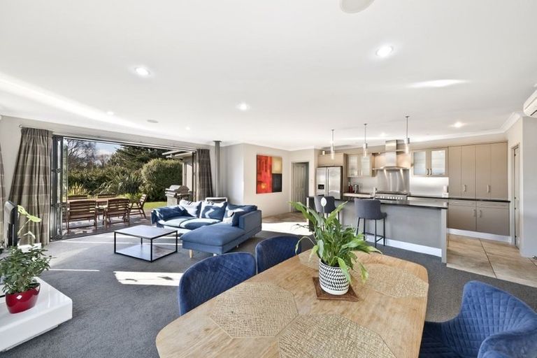 Photo of property in 29 Holbrook Way, Westmorland, Christchurch, 8025