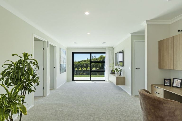 Photo of property in 51 Fernbrook Drive, Hurworth, New Plymouth, 4310