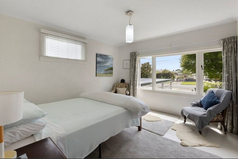 Photo of property in 32 Bellevue Road, Brookfield, Tauranga, 3110