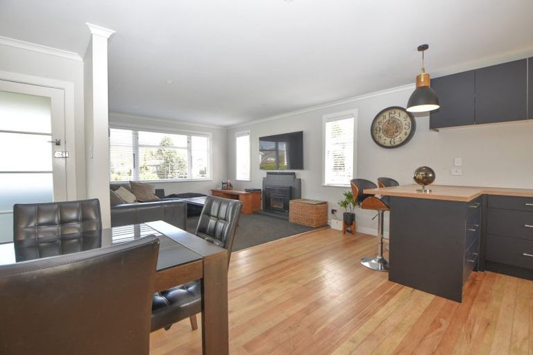 Photo of property in 18 Brooklyn Road, Carterton, 5713