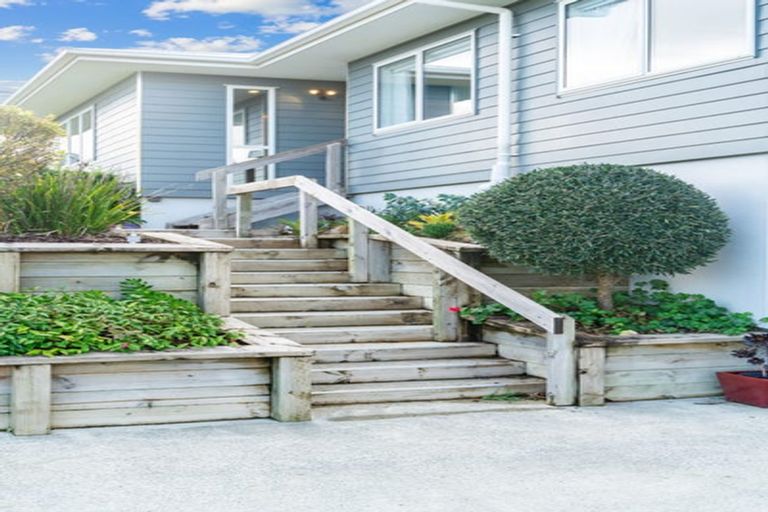 Photo of property in 12 Weka Street, Mangawhai, 0505