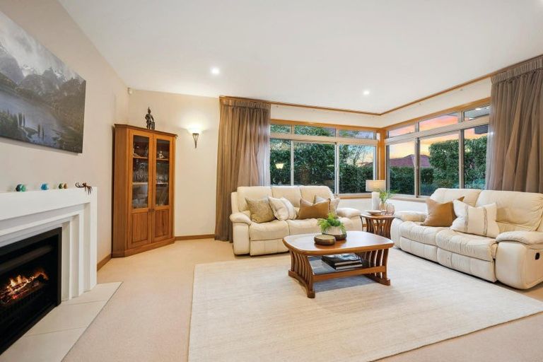 Photo of property in 2/114 Aberdeen Road, Campbells Bay, Auckland, 0620