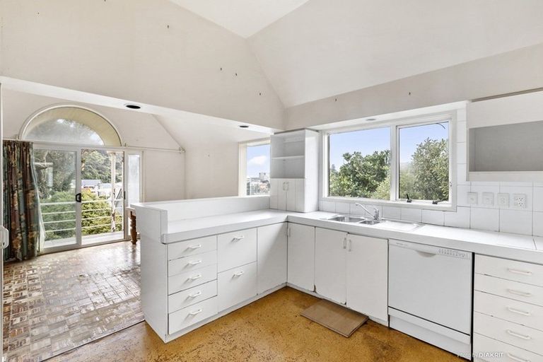 Photo of property in 100 Hill Street, Thorndon, Wellington, 6011