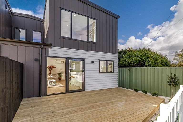 Photo of property in 647a Te Atatu Road, Te Atatu Peninsula, Auckland, 0610