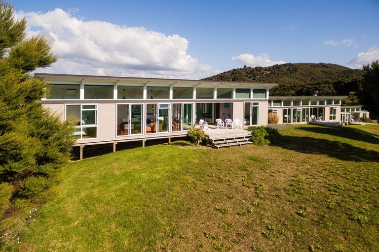 Photo of property in 190 Paroa Bay Road, Russell, 0272