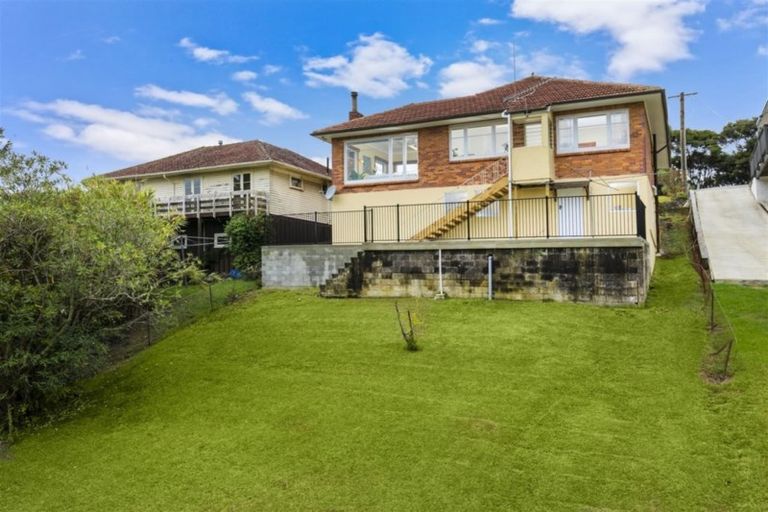 Photo of property in 207 Titirangi Road, Titirangi, Auckland, 0604