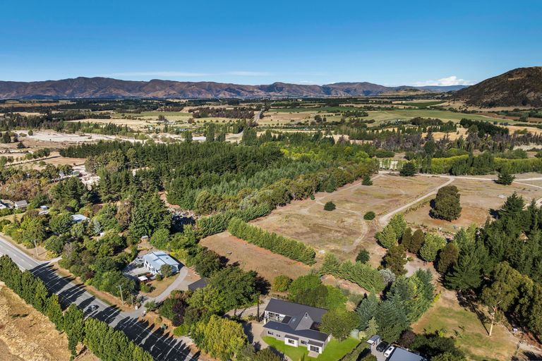Photo of property in 293 Riverbank Road, Wanaka, 9382