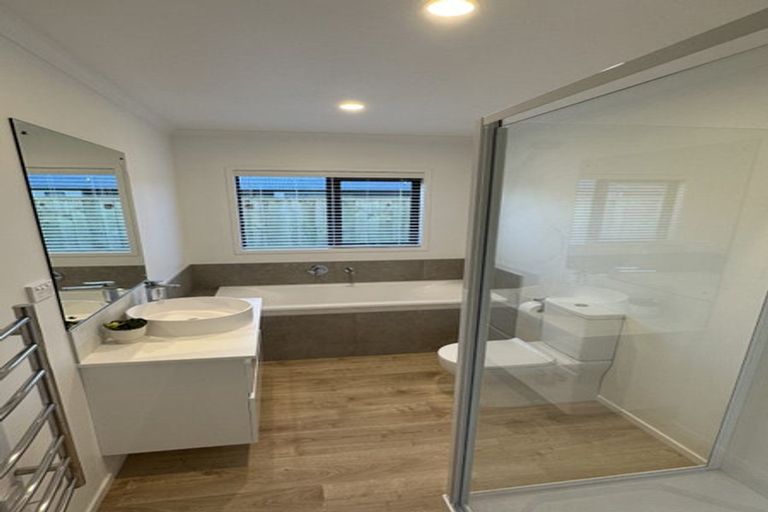 Photo of property in 8 Barn Road, Jacks Point, 9371