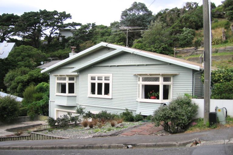 Photo of property in 5 Valley Street, Island Bay, Wellington, 6023