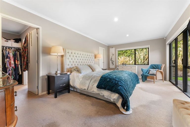 Photo of property in 17 Gavinike Place, Waimauku, 0812