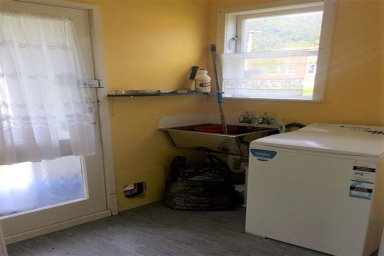 Photo of property in 37 Grierson Street, Naenae, Lower Hutt, 5011