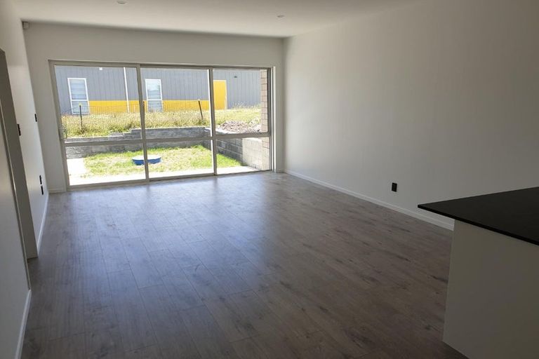 Photo of property in 8 Herekino Street, Westgate, Auckland, 0814
