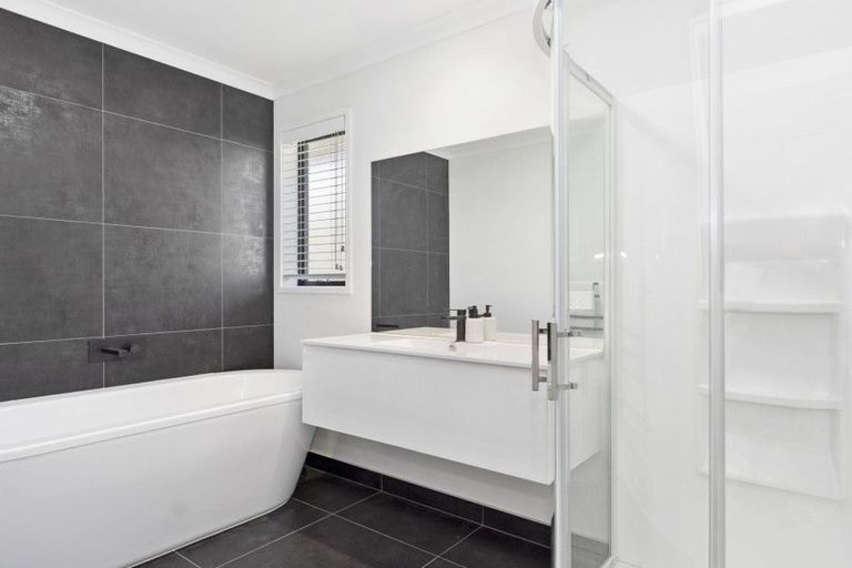 Photo of property in 38 Puhirake Crescent, Pyes Pa, Tauranga, 3112