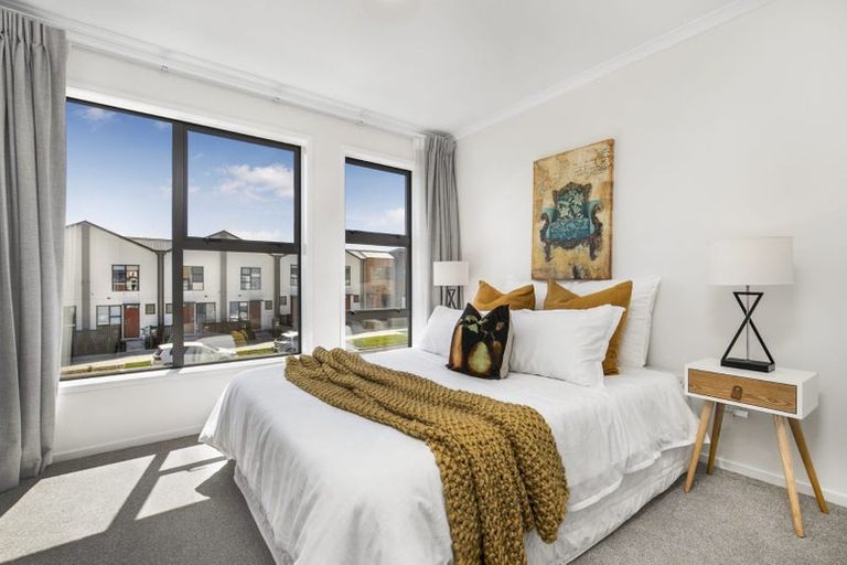 Photo of property in 43 Manarini Road, Westgate, Auckland, 0614