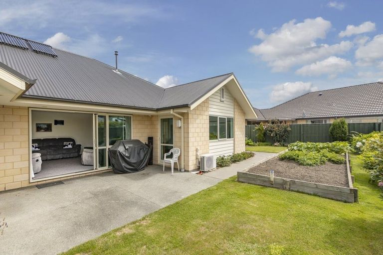 Photo of property in 55 Oakwood Drive, Rangiora, 7400