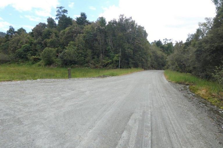 Photo of property in 753 Franz Josef Highway, Whataroa, 7886