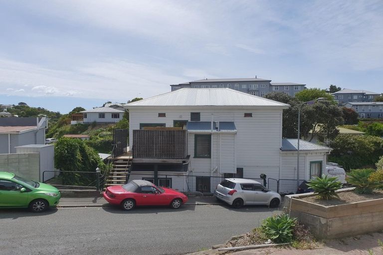 Photo of property in 2/68 Shakespeare Road, Bluff Hill, Napier, 4110