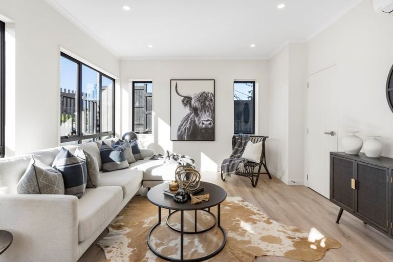 Photo of property in 136c Forrest Hill Road, Forrest Hill, Auckland, 0620