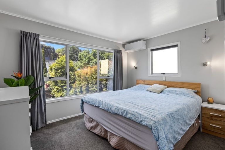 Photo of property in 7 William Hadlow Place, Hatfields Beach, Orewa, 0931