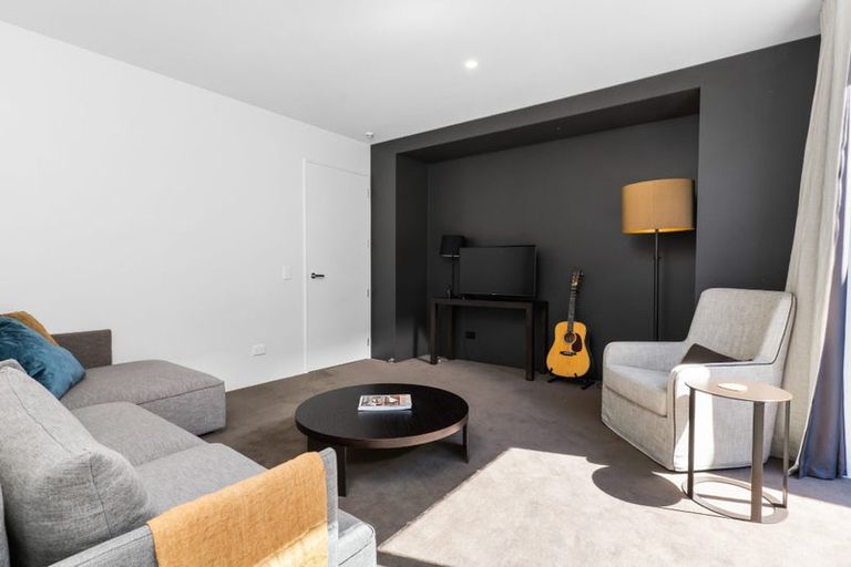 Photo of property in 9 Hewitts Road, Merivale, Christchurch, 8014