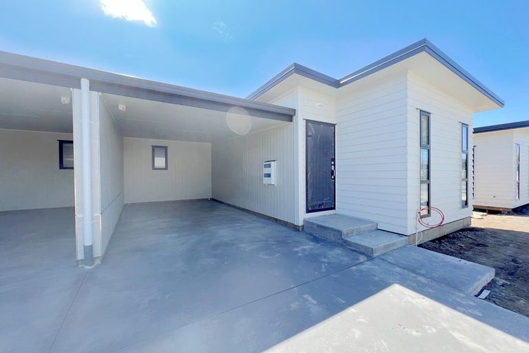 Photo of property in 2/4 Searancke Place, Fairfield, Hamilton, 3214