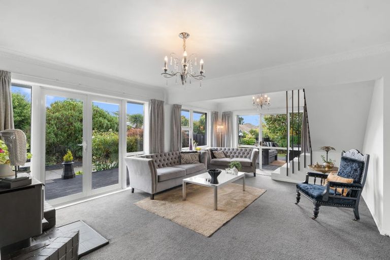 Photo of property in 21 Greendale Avenue, Avonhead, Christchurch, 8042