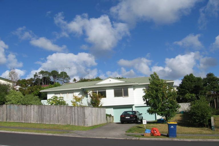 Photo of property in 56 Barbados Drive, Unsworth Heights, Auckland, 0632