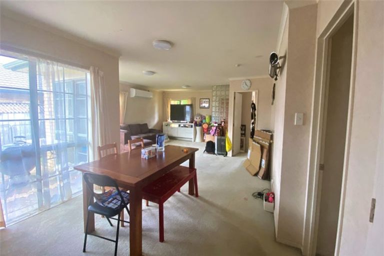 Photo of property in 16 Millington Place, Huntington Park, Auckland, 2013