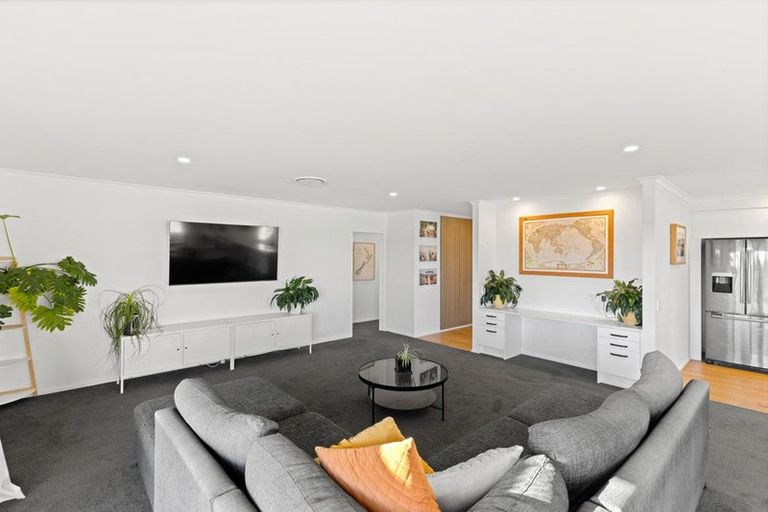 Photo of property in 33 Te Hurunui Drive, Pegasus, 7612