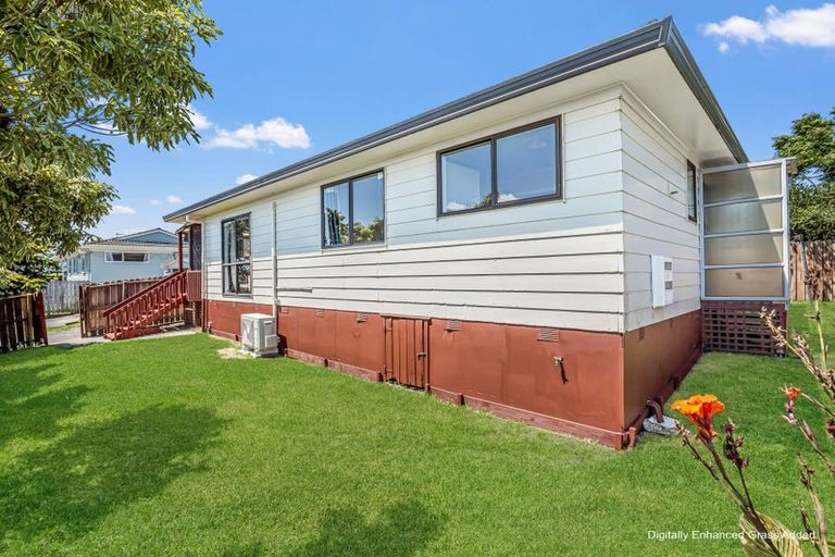 Photo of property in 2/21 Silver Creek Road, Weymouth, Auckland, 2103