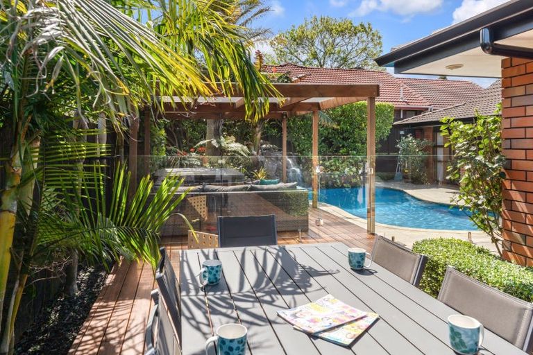 Photo of property in 6 Citation Way, Botany Downs, Auckland, 2010