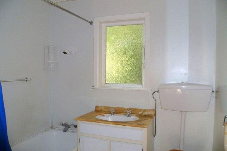 Photo of property in 31 Chesterton Street, Johnsonville, Wellington, 6037